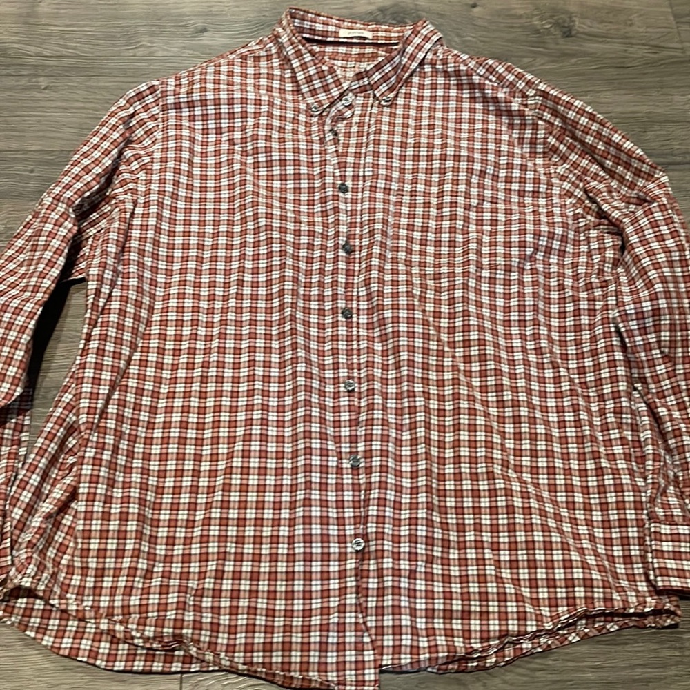 Men’s Old Navy plaid long sleeve button down shirt
